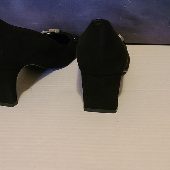 Calvin Klein Shoes - Picture 4 of 9